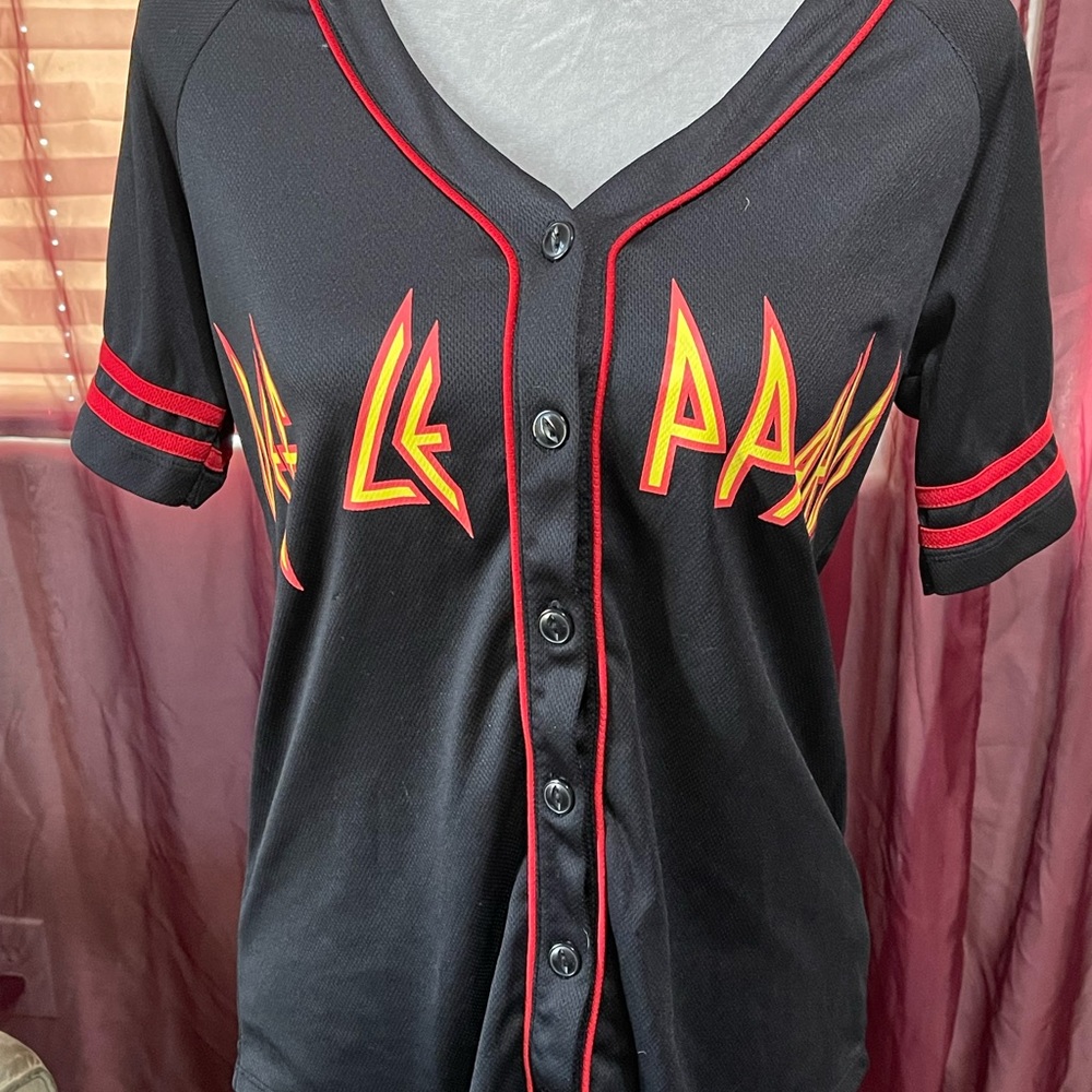 Def Leppard Baseball Jersey Women's Size S - Button Up V-Neck Forever 21 2017